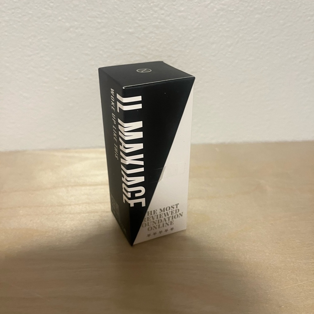 IL MAKIAGE Woke Up Like This Foundation shade 120